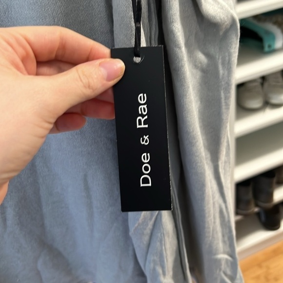 NWT cold shoulder top - Picture 3 of 5